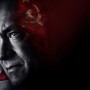 Steven Spielberg's movie - based on the real-life story of James Donovan - takes an entirely different approach to the well-known spy formula. True: James Donovan was not a spy himself.