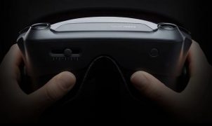 Valve Index - The final version of the device would have a 135° field of view, as well as a similar resolution to the HTC Vive Pro (1440x1600 resolution per eye). It's also likely that the Valve Index might come bundled with the Knuckles SteamVR controller, as well as some games, and it's possible that Half-Life's VR version might get a debut this way.