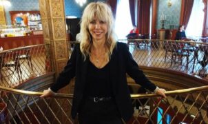 MOVIE INTERVIEW - We sat down with Péterfy Bori, actress and singer, one of the main characters in the movie Mastergame, who played a strange "femme fatale" character in the movie