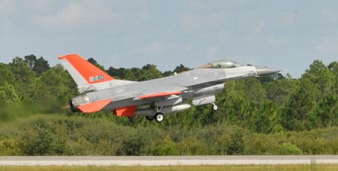 TECH NEWS - The United States, through the research arm of its Department of Defense, has tested autonomous artificial intelligence using F-16 Fighting Falcon fighter jets.
