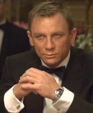 MOVIE NEWS - He wasn't the most popular choice for the role of the new 007 agent, but Daniel Craig gave everything to the role of the secret agent - even his teeth...