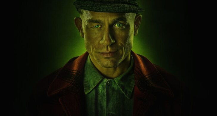 SERIES REVIEW – Charlie Hunnam prowls around in frilly lingerie and grotesque masks sewn from human skin in Netflix’s latest true-crime spectacle, a show that skewers both the genre and its most obsessive followers.