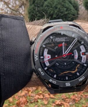 TECH TEST – Huawei has pushed the whole “high-end adventure watch” concept so far that the Watch Ultimate 2 is basically a full-on dive computer shrunk onto your wrist, with every modern smartwatch trick bolted on top.